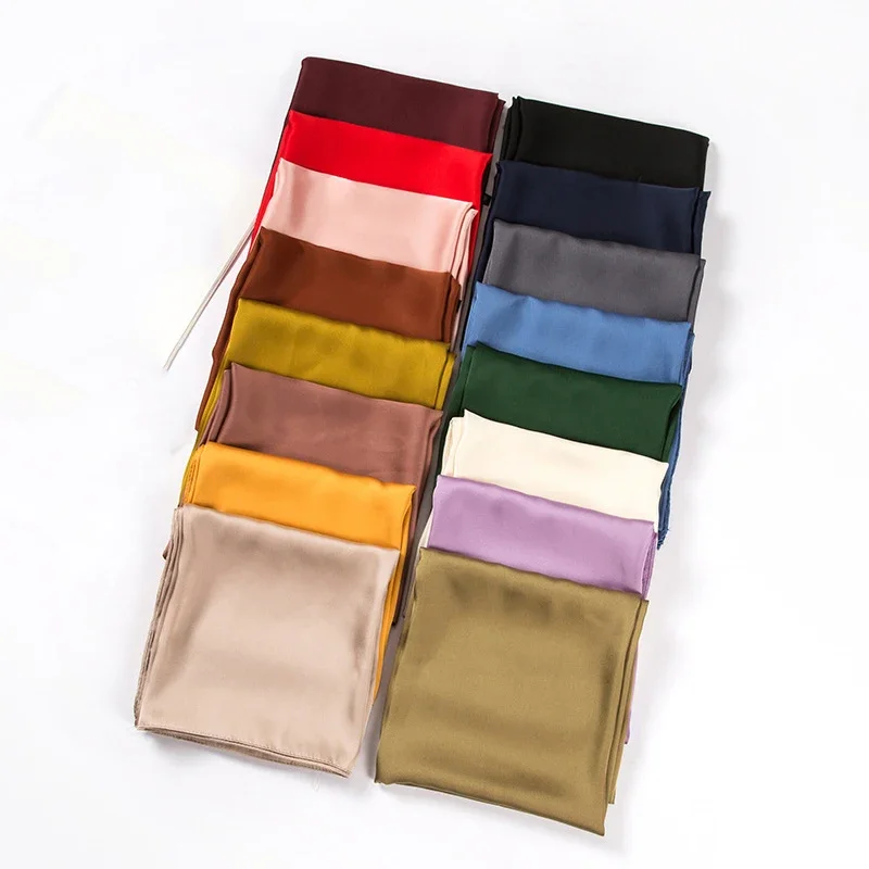Scarf Silk Square - Satynowy szalik damski 70 cm, jednolity